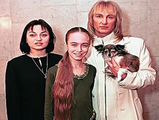 Александр Иванов с первой женой и дочерью