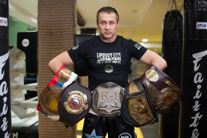 Александр Липовой с чемпионскими поясами