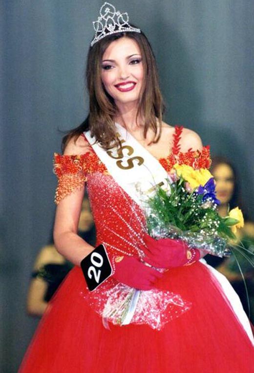 Александра Николаенко Мисс Вселенная 2001