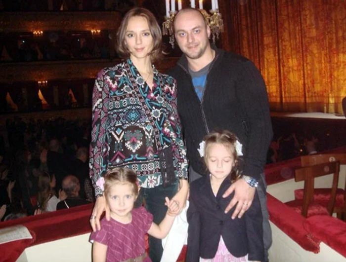 Алла Казакова и Максим Щеголев с дочерьми
