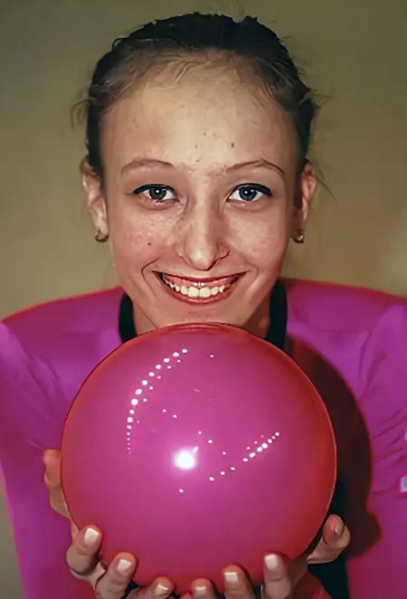 гимнастка Амина Зарипова