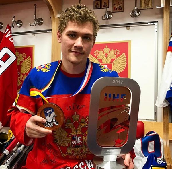 хоккеист Андрей Миронов 4