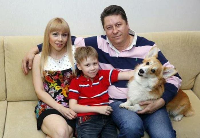 Андрей Бутин с женой и сыном
