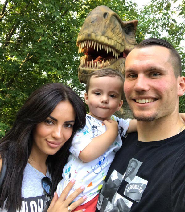 Антон Заболотный с женой и сыном