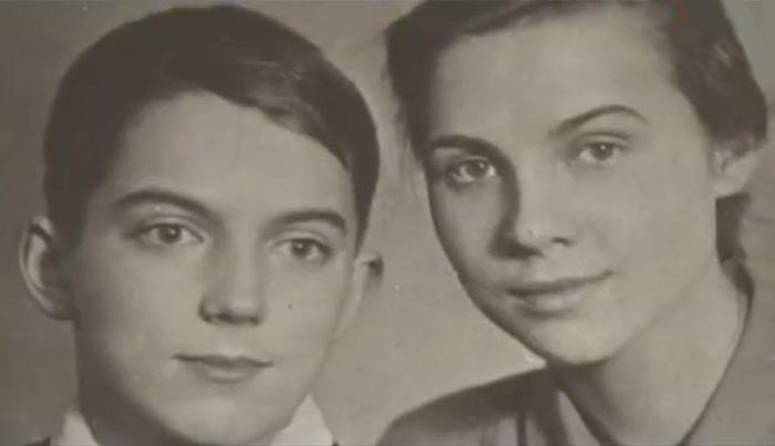 Евгений Киндинов в детстве с сестрой Наталией