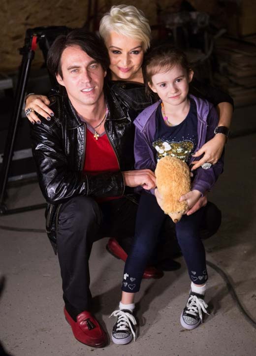 Катя Лель с мужем и дочерью