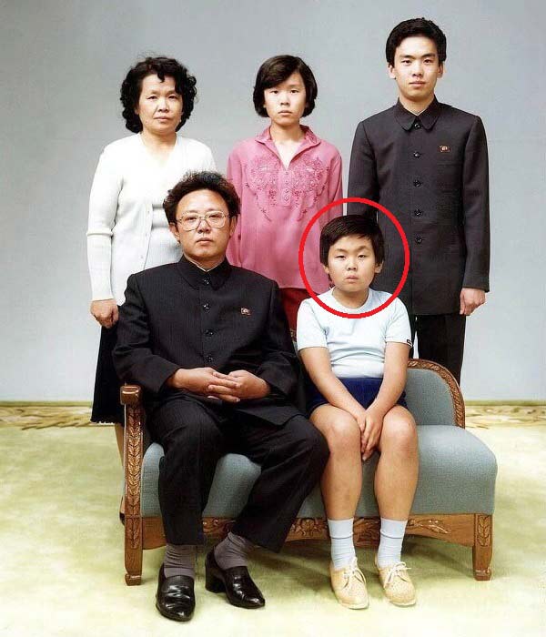 Ким Чен Ын с родителями