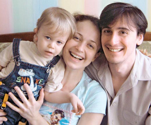 Ксения Ильясова и Сергей Краснов с сыном