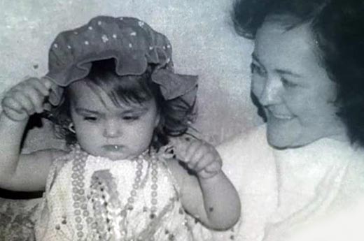 Лера Кондра в детстве с мамой