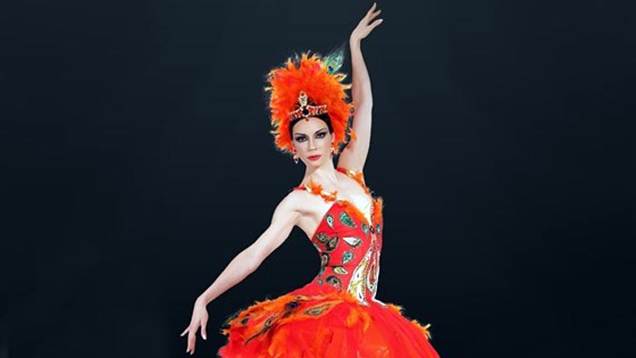 танцует балерина Мария Александрова