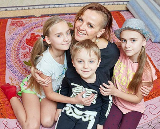 Мария Макарова с детьми