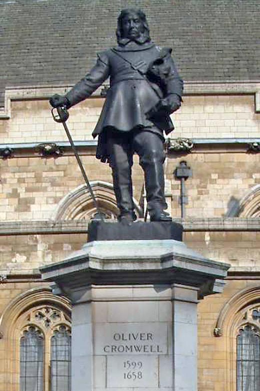 Памятник Оливеру Кромвелю у Вестминстерского дворца