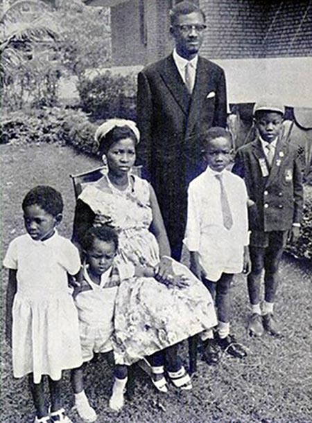 Патрис Лумумба с женой и детьми
