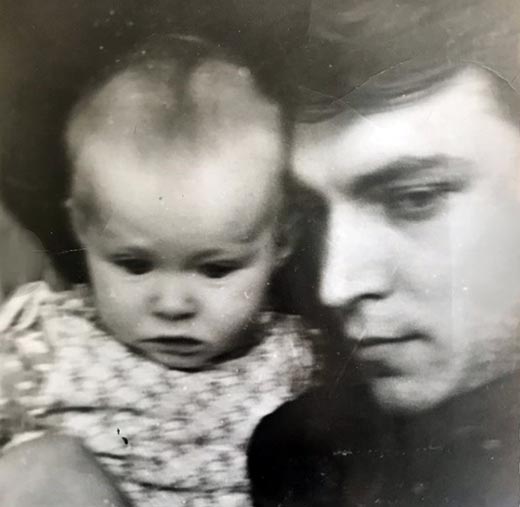 Полина Невзорова в детстве с отцом 2