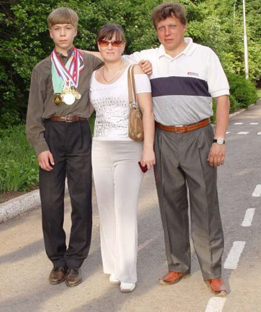 Семён Елистратов и родители
