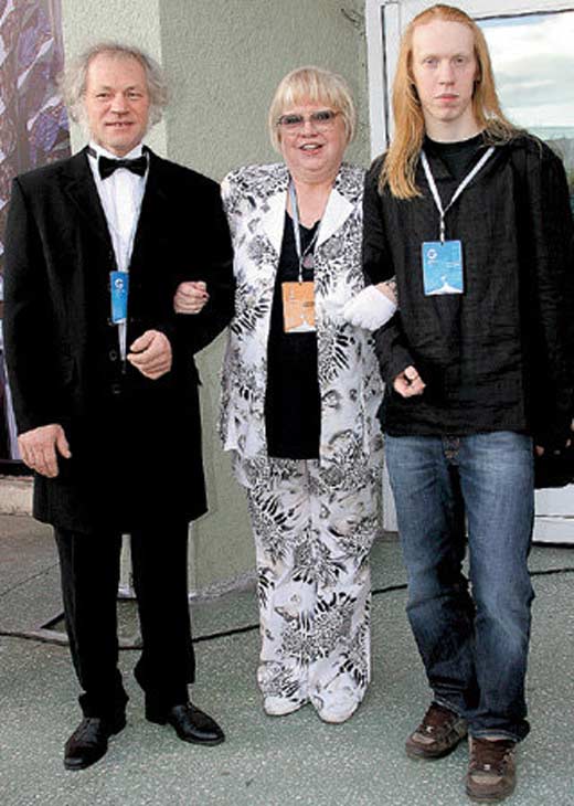 Светлана Крючкова с третьим мужем и сыном Александром