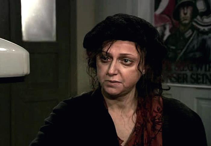 Светлана Немировская в сериале Тяжелый песок