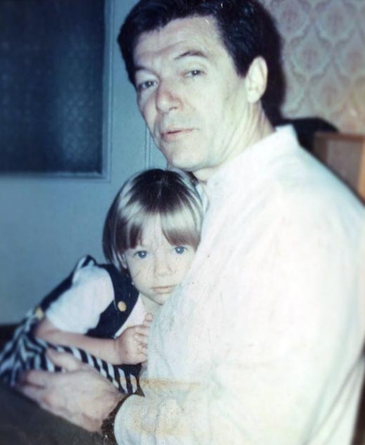 Татьяна Збруева в детстве с отцом