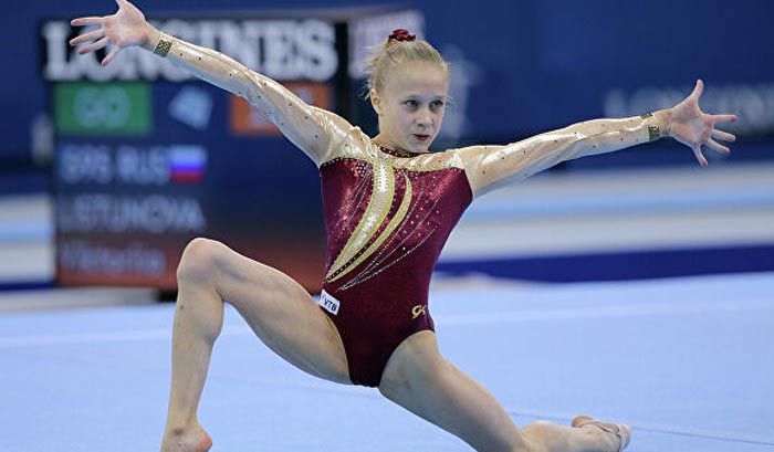 гимнастка Виктория Листунова