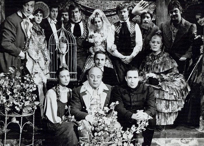 Владимир Изотов в спектакле Женитьба