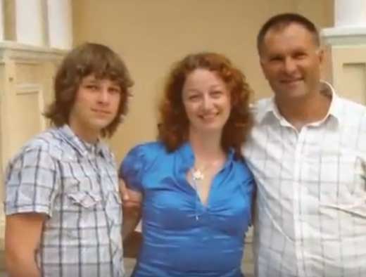 Владимир Литвинов с женой Еленой и сыном Арсением