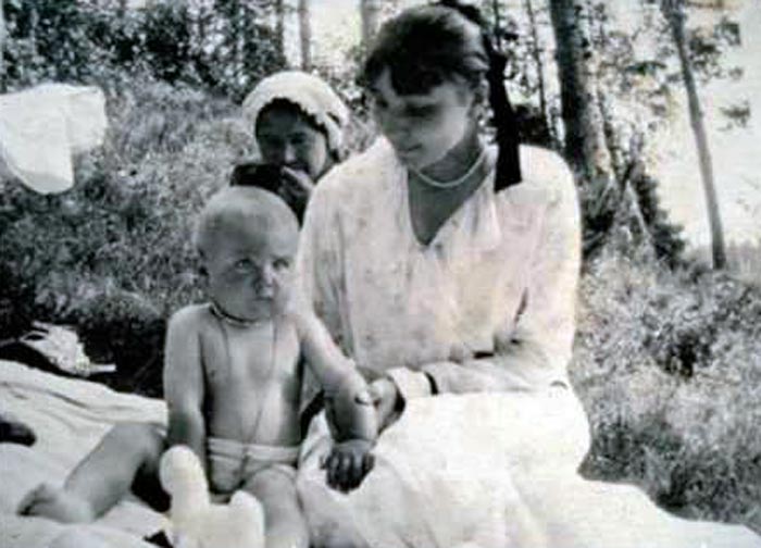 Анна Тимирева и сын Владимир