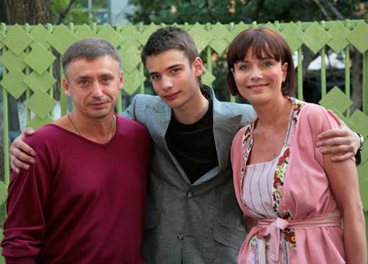 Екатерина Семенова с Антоном Табаковым и сыном Никитой