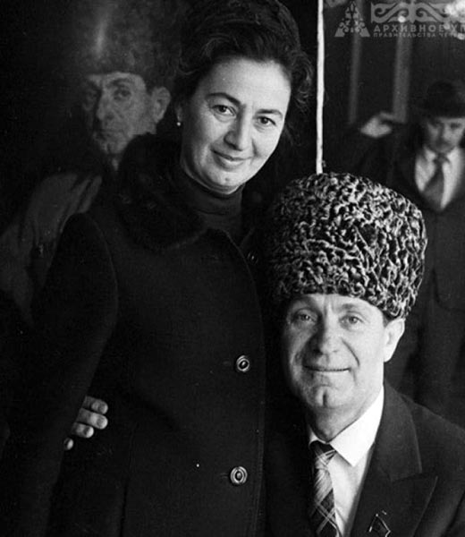 Махмуд Эсамбаев и жена Нина