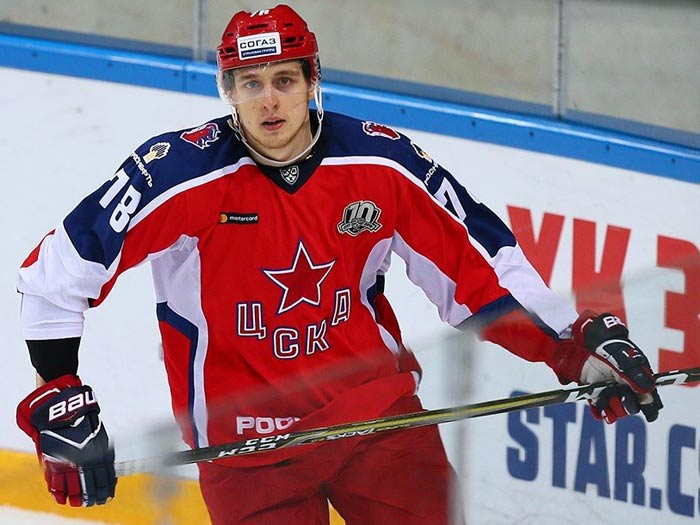 хоккеист Максим Шалунов