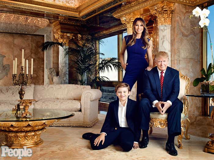 Мелания и Дональд Трамп с сыном 3