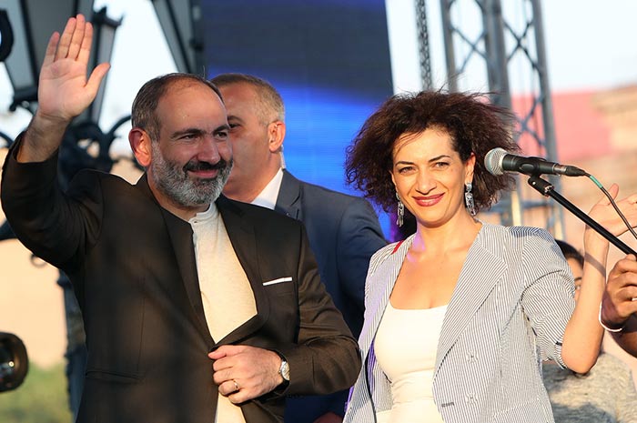 Никол Пашинян и жена Анна Акопян