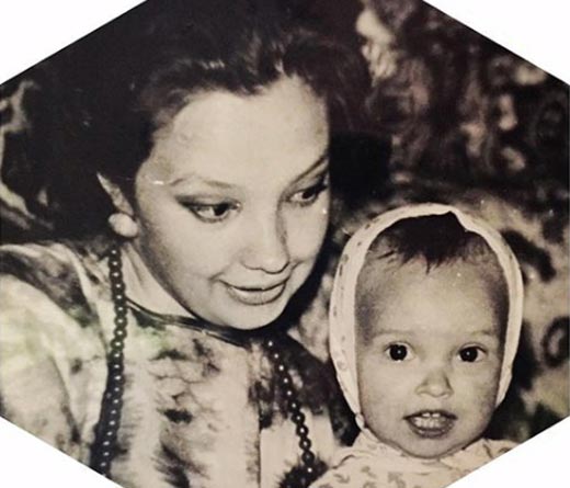 Татьяна Храмова в детстве с мамой