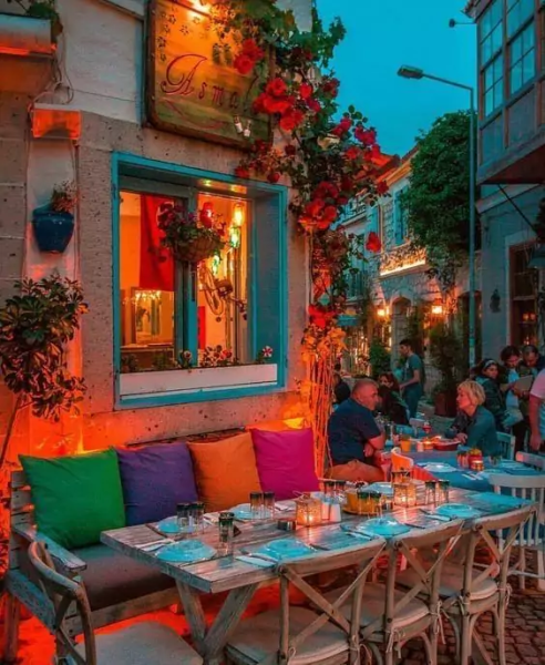 15 красивых улиц, полных цветами, из разных уголков мира